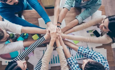 Como o DHO pode melhorar o desempenho dos colaboradores?