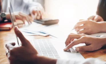 Como é feito o outplacement?