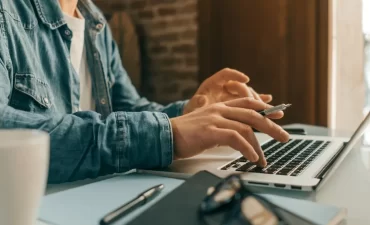 Networking + Autoconhecimento: entenda como esses pontos impactam na recolocação de executivos