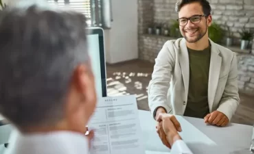 Quais erros devo evitar na recolocação profissional?