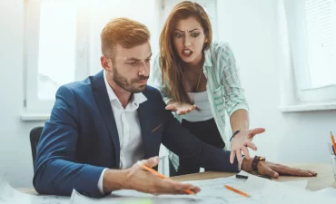 Como evitar a comunicação violenta no trabalho?